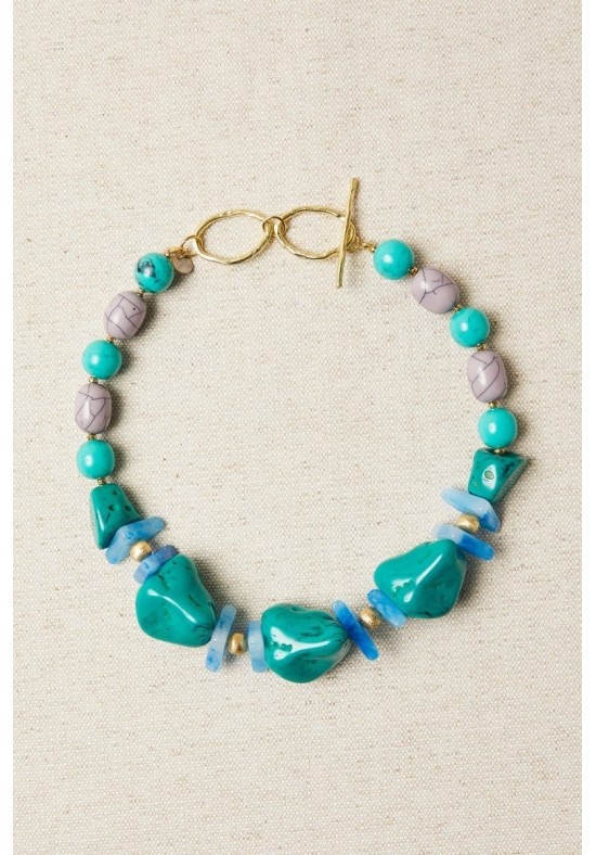 COLLAR CORTO DE RESINAS