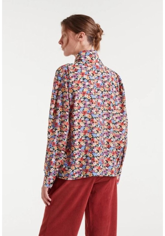 CAMISA DE FLORES CON LAZADA