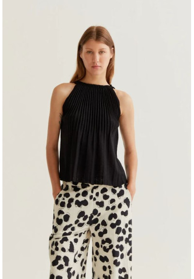 TOP PLISADO NEGRO