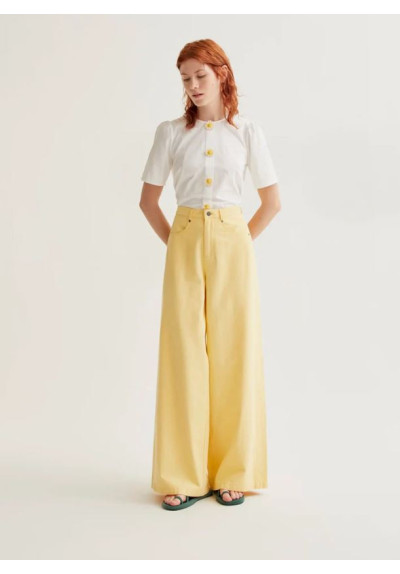 TOP BLANCO CON BOTONES DE MARGARITAS